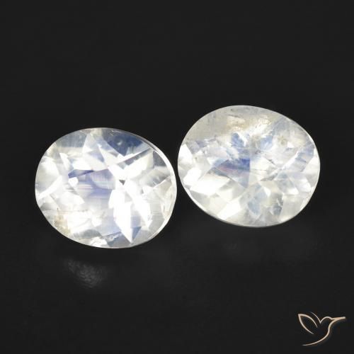 Shop natural 2.24ct Blanc bleuâtre Pierre de lune arc-en-ciel gems, ovale, from États Unis at GemSelect. In stock, global shipping!