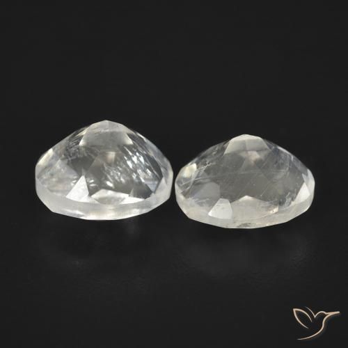 Shop natural 2.24ct Blanc bleuâtre Pierre de lune arc-en-ciel gems, ovale, from États Unis at GemSelect. In stock, global shipping!