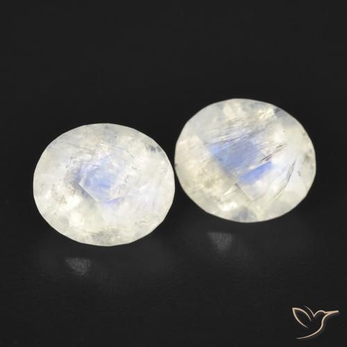 Shop natural 2.16ct Blanc bleuâtre Pierre de lune arc-en-ciel gems, ovale, from États Unis at GemSelect. In stock, global shipping!
