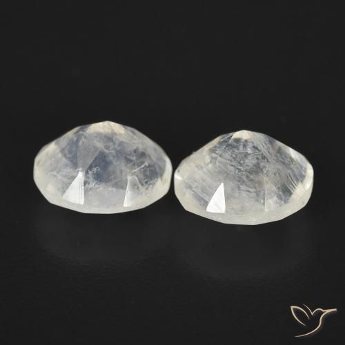 Shop natural 2.16ct Blanc bleuâtre Pierre de lune arc-en-ciel gems, ovale, from États Unis at GemSelect. In stock, global shipping!
