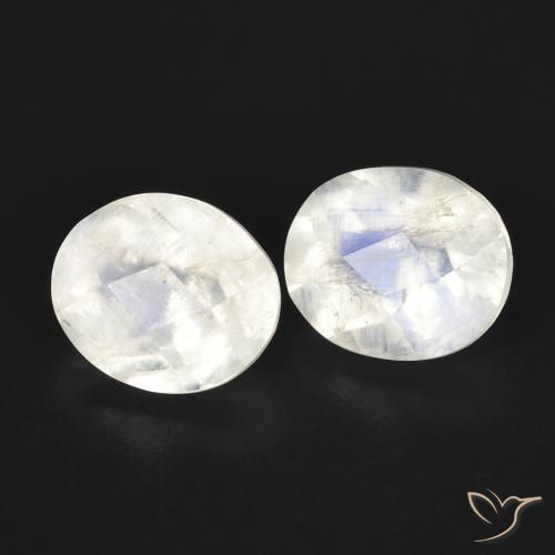 Shop natural 2.29ct Blanc bleuâtre Pierre de lune arc-en-ciel gems, ovale, from États Unis at GemSelect. In stock, global shipping!