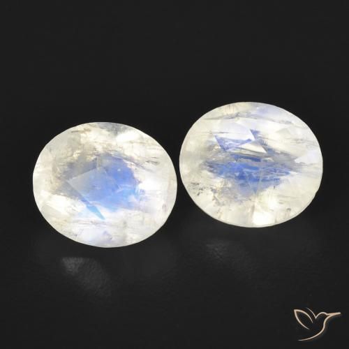 Shop natural 2.46ct Blanc bleuâtre Pierre de lune arc-en-ciel gems, ovale, from États Unis at GemSelect. In stock, global shipping!
