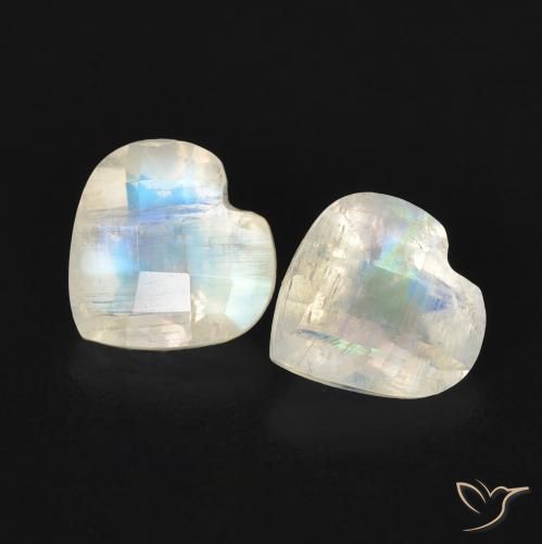 Shop natural 1.34ct Blanc bleuâtre Pierre de lune arc-en-ciel gems, Cœur, from États Unis at GemSelect. In stock, global shipping!