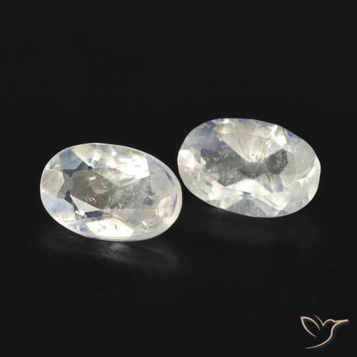 Shop natural 0.83ct Blanc bleuâtre Pierre de lune arc-en-ciel gems, ovale, from États Unis at GemSelect. In stock, global shipping!