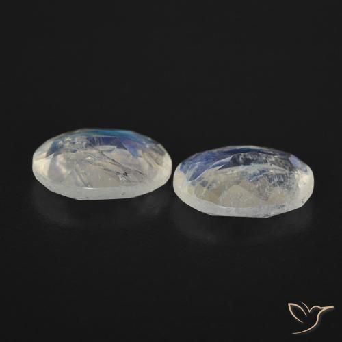 Shop natural 1.98ct Blanc bleuâtre Pierre de lune arc-en-ciel gems, ovale, from États Unis at GemSelect. In stock, global shipping!