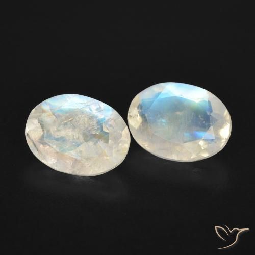Shop natural 2.41ct Blanc bleuâtre Pierre de lune arc-en-ciel gems, ovale, from États Unis at GemSelect. In stock, global shipping!