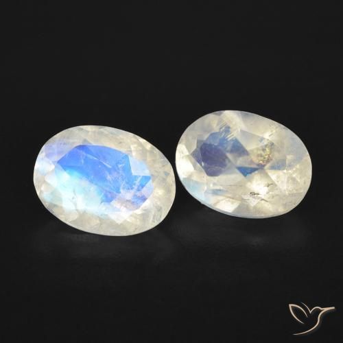 Shop natural 2.39ct Blanc bleuâtre Pierre de lune arc-en-ciel gems, ovale, from États Unis at GemSelect. In stock, global shipping!