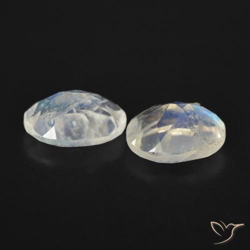 Shop natural 2.39ct Blanc bleuâtre Pierre de lune arc-en-ciel gems, ovale, from États Unis at GemSelect. In stock, global shipping!