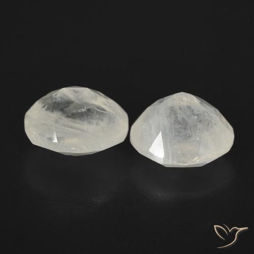Shop natural 2.36ct Blanc bleuâtre Pierre de lune arc-en-ciel gems, ovale, from États Unis at GemSelect. In stock, global shipping!