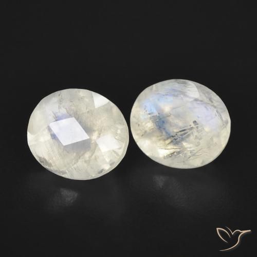 Shop natural 2.43ct Blanc bleuâtre Pierre de lune arc-en-ciel gems, ovale, from États Unis at GemSelect. In stock, global shipping!