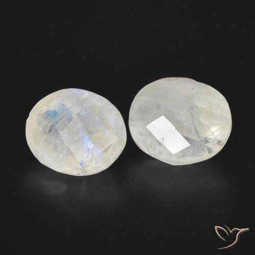 Shop natural 2.08ct Blanc bleuâtre Pierre de lune arc-en-ciel gems, ovale, from États Unis at GemSelect. In stock, global shipping!