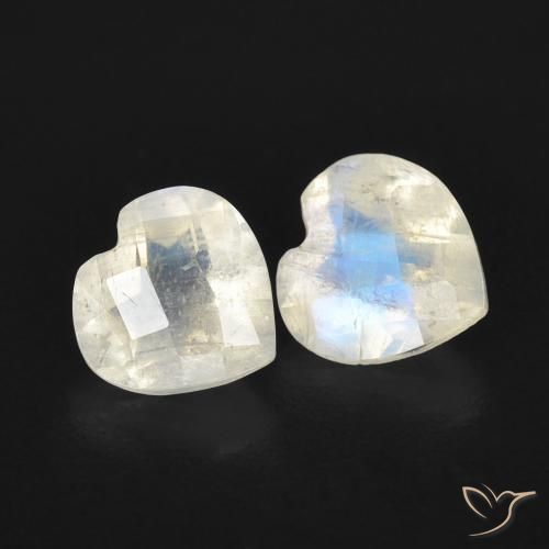Shop natural 1.33ct Blanc bleuâtre Pierre de lune arc-en-ciel gems, Cœur, from États Unis at GemSelect. In stock, global shipping!
