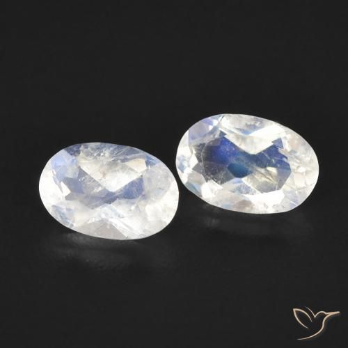 Shop natural 0.88ct Blanc bleuâtre Pierre de lune arc-en-ciel gems, ovale, from États Unis at GemSelect. In stock, global shipping!