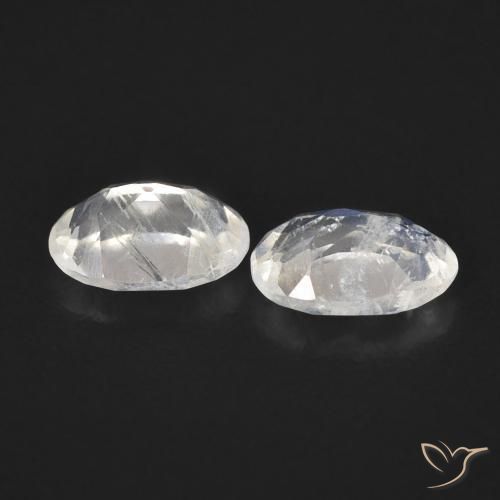 Shop natural 0.88ct Blanc bleuâtre Pierre de lune arc-en-ciel gems, ovale, from États Unis at GemSelect. In stock, global shipping!