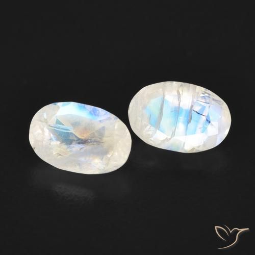 Shop natural 0.94ct Blanc bleuâtre Pierre de lune arc-en-ciel gems, ovale, from États Unis at GemSelect. In stock, global shipping!
