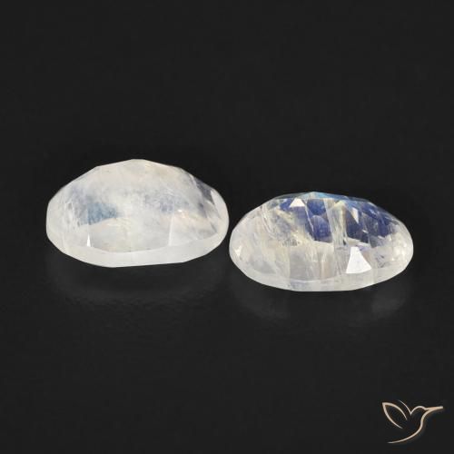 Shop natural 0.94ct Blanc bleuâtre Pierre de lune arc-en-ciel gems, ovale, from États Unis at GemSelect. In stock, global shipping!