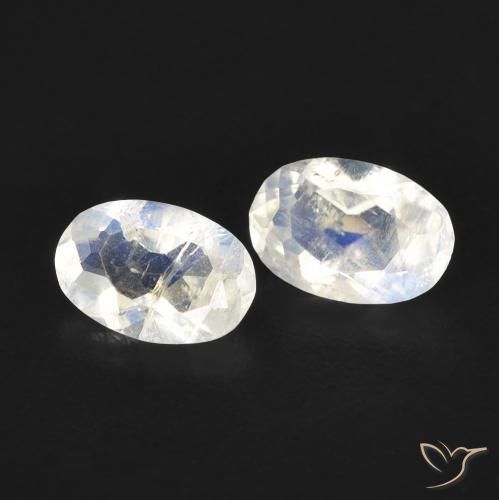 Shop natural 0.84ct Blanc bleuâtre Pierre de lune arc-en-ciel gems, ovale, from États Unis at GemSelect. In stock, global shipping!