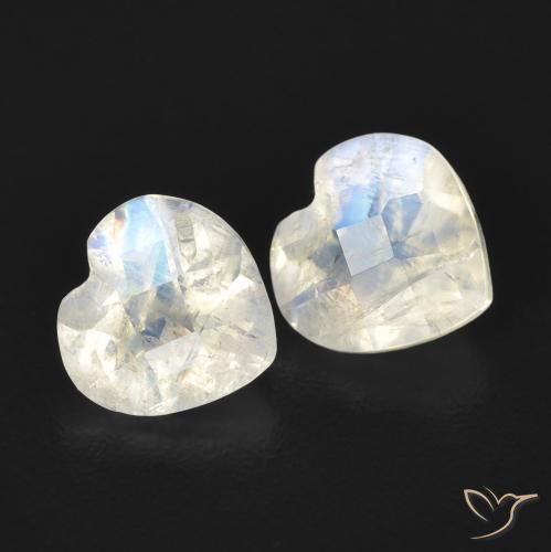 Shop natural 1.40ct Blanc bleuâtre Pierre de lune arc-en-ciel gems, Cœur, from États Unis at GemSelect. In stock, global shipping!