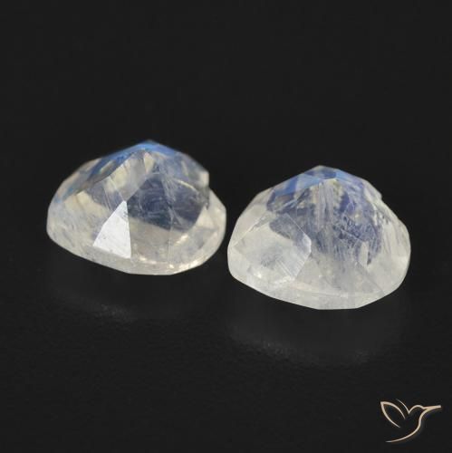 Shop natural 1.40ct Blanc bleuâtre Pierre de lune arc-en-ciel gems, Cœur, from États Unis at GemSelect. In stock, global shipping!