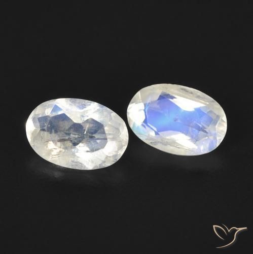 Shop natural 0.73ct Blanc bleuâtre Pierre de lune arc-en-ciel gems, ovale, from États Unis at GemSelect. In stock, global shipping!