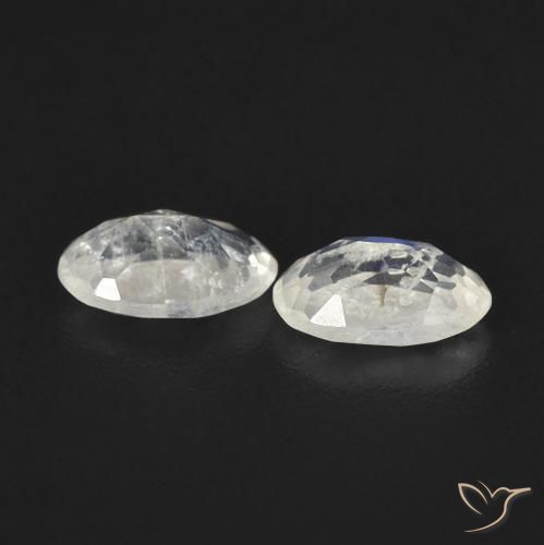 Shop natural 0.73ct Blanc bleuâtre Pierre de lune arc-en-ciel gems, ovale, from États Unis at GemSelect. In stock, global shipping!