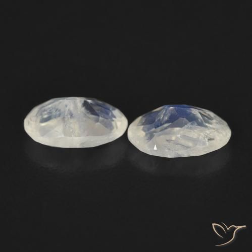 Shop natural 0.76ct Blanc bleuâtre Pierre de lune arc-en-ciel gems, ovale, from États Unis at GemSelect. In stock, global shipping!