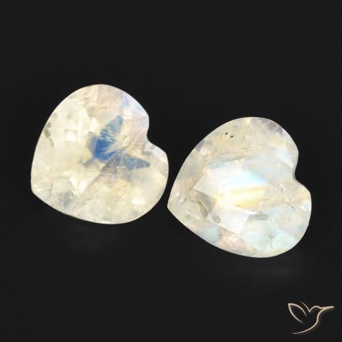 Shop natural 1.45ct Blanc bleuâtre Pierre de lune arc-en-ciel gems, Cœur, from États Unis at GemSelect. In stock, global shipping!
