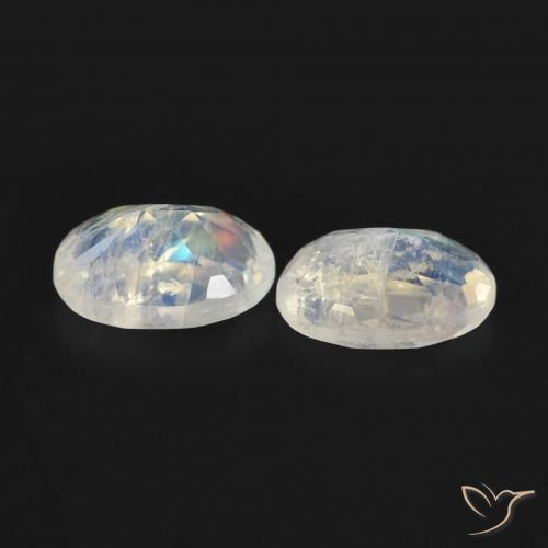 Shop natural 0.94ct Blanc bleuâtre Pierre de lune arc-en-ciel gems, ovale, from États Unis at GemSelect. In stock, global shipping!