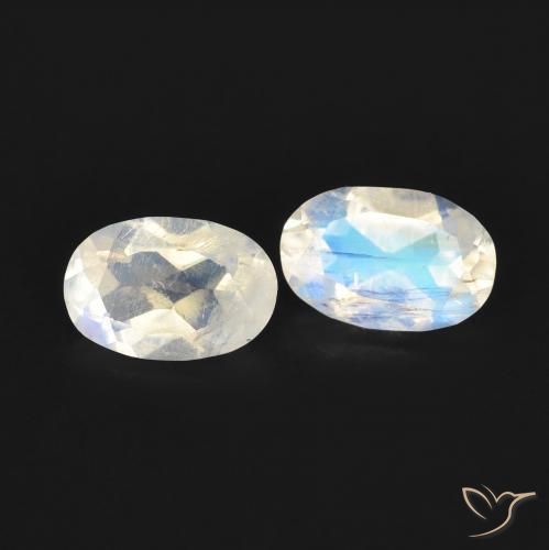 Shop natural 0.80ct Blanc bleuâtre Pierre de lune arc-en-ciel gems, ovale, from États Unis at GemSelect. In stock, global shipping!