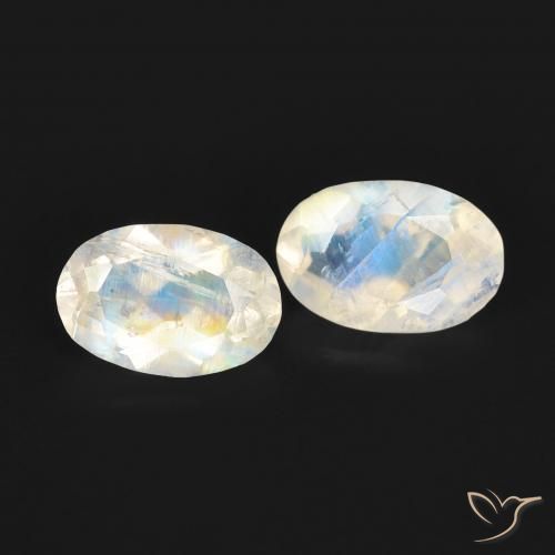 Shop natural 0.91ct Blanc bleuâtre Pierre de lune arc-en-ciel gems, ovale, from États Unis at GemSelect. In stock, global shipping!