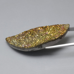 Pyrite arc-en-ciel multicolore naturelle forme fantaisie, 36,82 ct, opaque