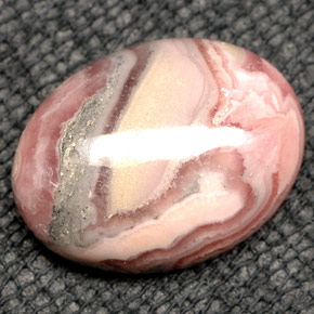 Rhodochrosite Multicolore naturelle Coupe ovale, 12.04 ct, Opaque