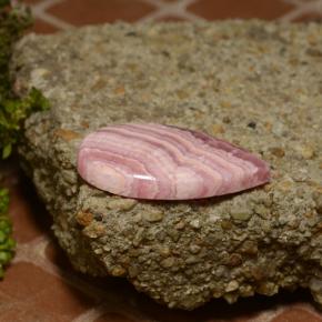 Rhodochrosite multicolore naturelle en forme de poire, 35,64 ct, opaque