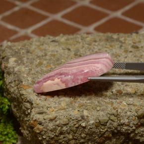 Rhodochrosite multicolore naturelle en forme de poire, 35,64 ct, opaque