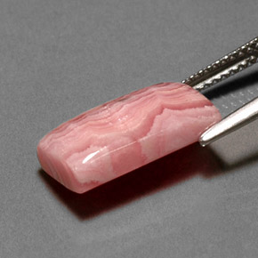 Rhodochrosite multicolore naturelle baguette, 6,37 ct, opaque