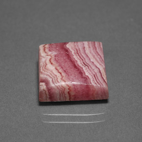 Rhodochrosite multicolore naturelle carré, 10,68 ct, opaque