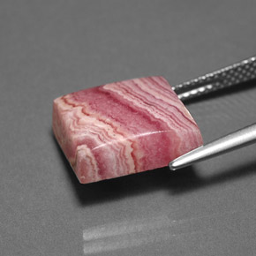 Rhodochrosite multicolore naturelle carré, 10,68 ct, opaque