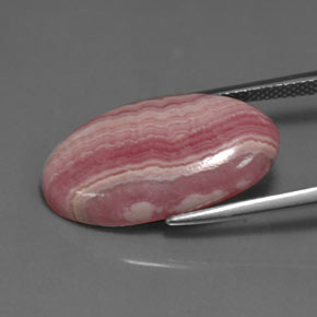 Rhodochrosite rose naturelle coupe ovale, 13,76 ct, opaque