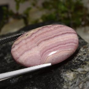 Rhodochrosite multicolore naturelle coupe ovale, 20,56 ct, opaque