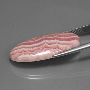 Rhodochrosite Multicolore naturelle Coupe ovale, 32.68 ct, Opaque