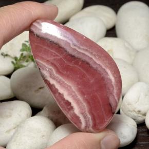 Rhodochrosite multicolore naturelle trillion, 118,37 ct, translucide