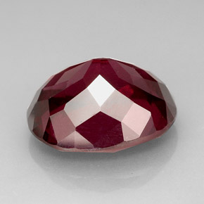 Grenat rhodolite rouge naturelle coupe ovale, 7,84 ct, VS