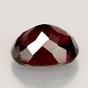Grenat rhodolite rouge naturelle coupe ovale, 6,97 ct, VS