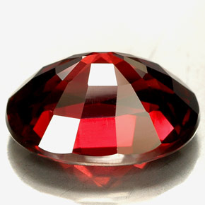 Grenat rhodolite rouge naturelle coupe ovale, 5,71 ct, VVS