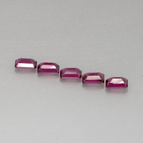 Achetez naturel ct rose grenat rhodolite gems, taille émeraude, en provenance mozambique chez gemselect. en stock, livraison internationale!