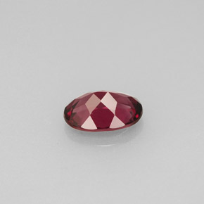 Grenat Rhodolite Rouge framboises naturelle Coupe ovale, 0.90 ct, VVS-VS