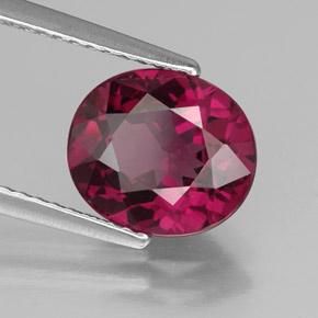 Grenat Rhodolite Rouge framboises naturelle Coupe ovale, 2.90 ct, VS