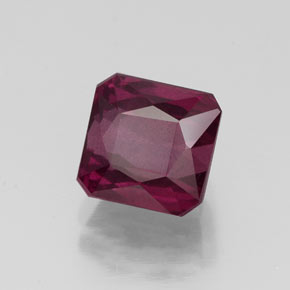 Grenat rhodolite rouge naturelle taille émeraude, 2,40 ct, VS-SI