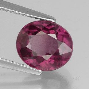 Grenat rhodolite rouge naturelle coupe ovale, 2,60 ct, VS