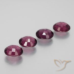 Shop natural 4.07ct Rouge Rapberry Grenat Rhodolite gems, ovale, from Mozambique at GemSelect. In stock, global shipping!
